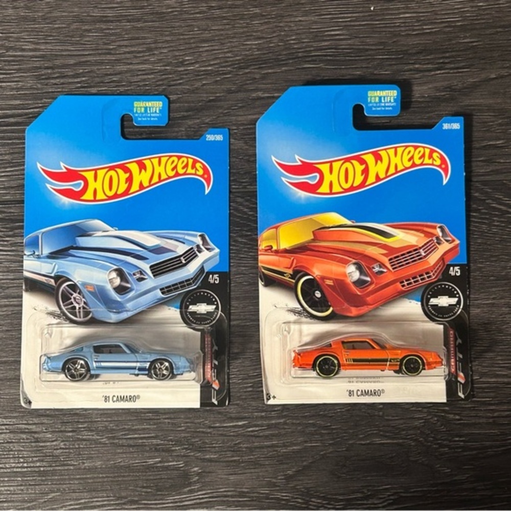 Hot Wheels ’81 Camaro Lot of 2 Blue & Orange Chevy Carded 4/5